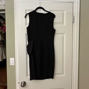 Bloomberg Elegant Black Sleeveless Dress